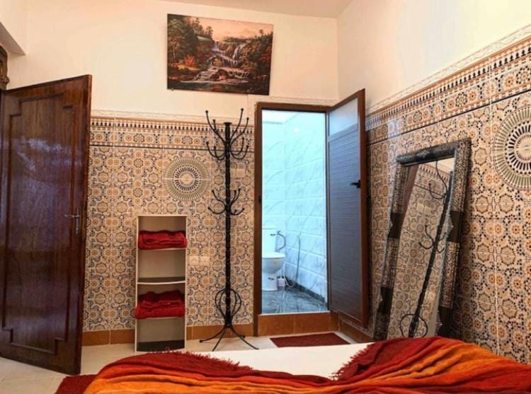 Shower, Bed, Bathroom, Photo of the whole room, Bedroom, wardrobe