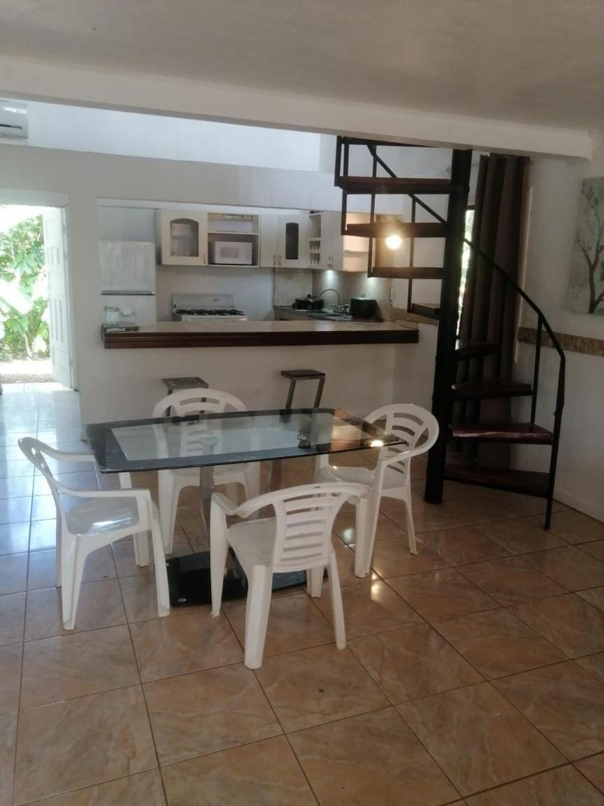 El Castillo Monte Campana Villa in Puntarenas Province