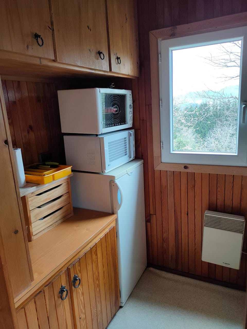 Kitchen or kitchenette