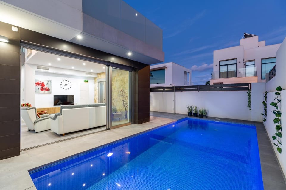 Living room, Swimming pool
