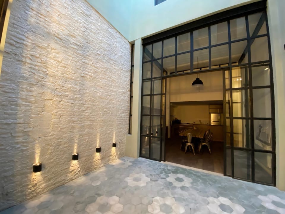 Patio, Lounge or bar, Food and drinks, Communal kitchen, Drinks