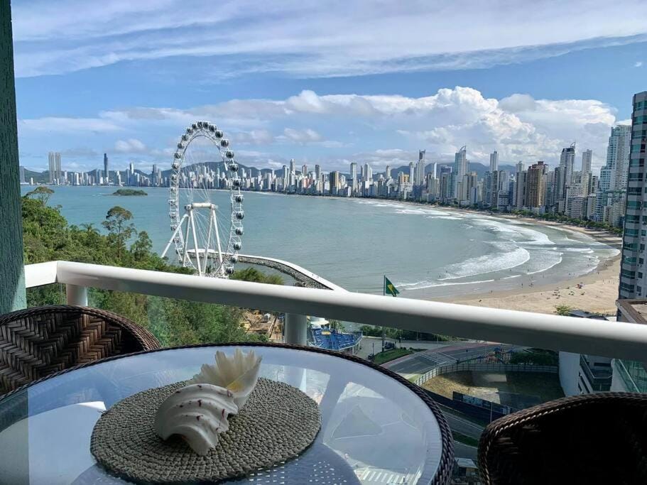 Day, Natural landscape, View (from property/room), Balcony/Terrace, Dining area, Beach, City view, Sea view
