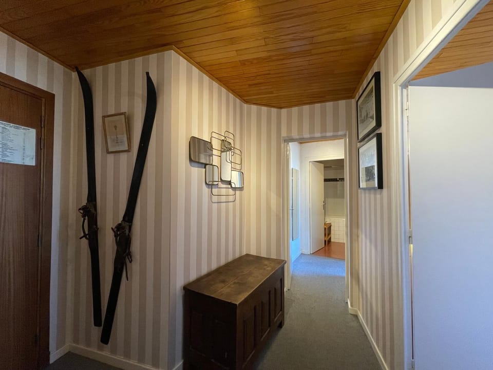 Bathroom, Decorative detail