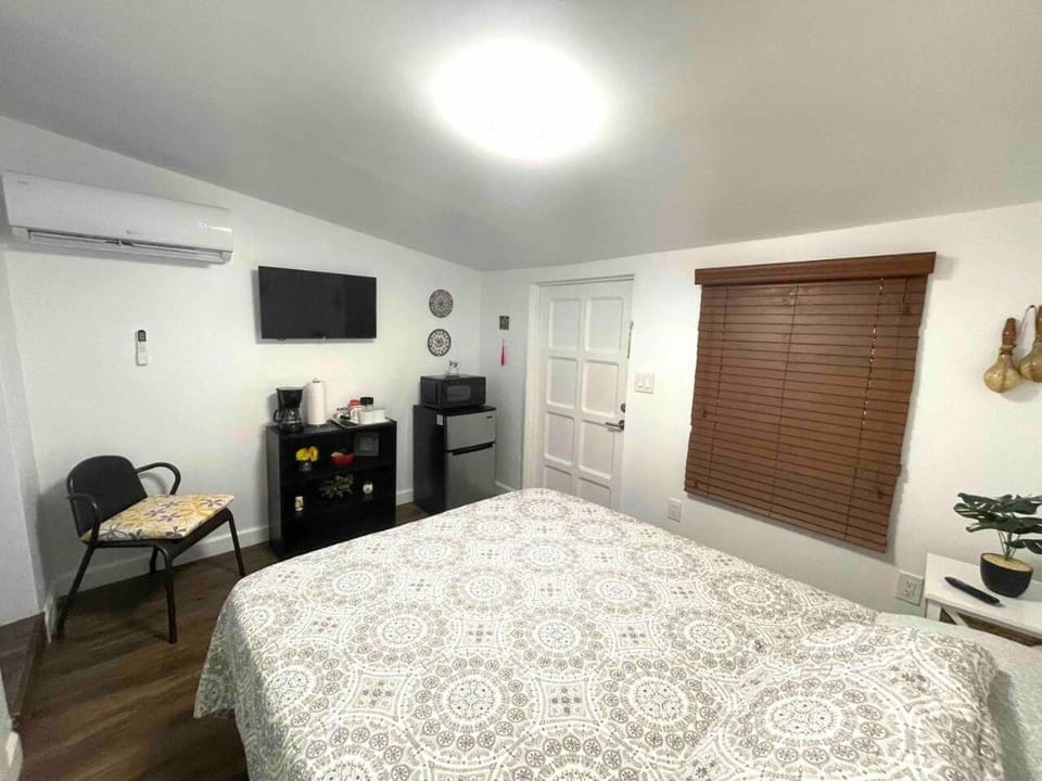 Independent Studio in Little Havana Apartment in Coral Gables