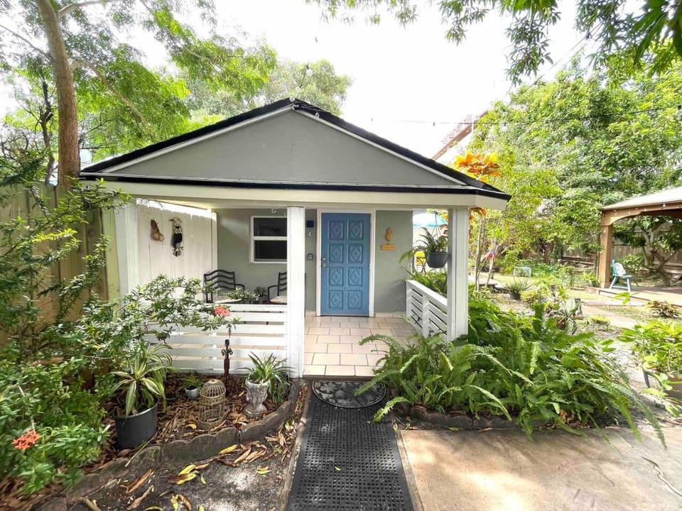 Independent Studio in Little Havana Apartment in Coral Gables