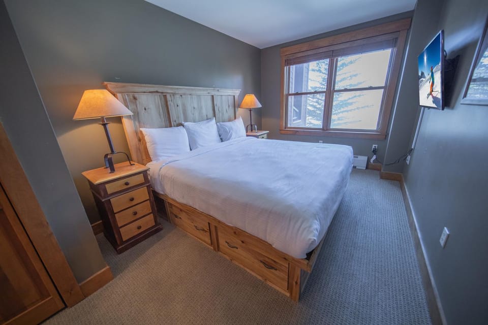 Springs 8843 by SummitCove Lodging in Colorado House in Keystone