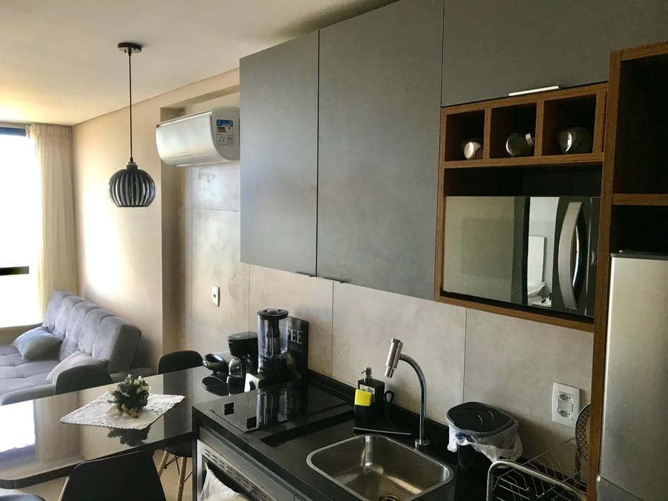 Kitchen or kitchenette, minibar, stove, toaster