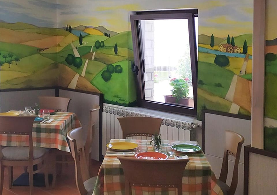 Restaurant/places to eat, Dining area, Area and facilities