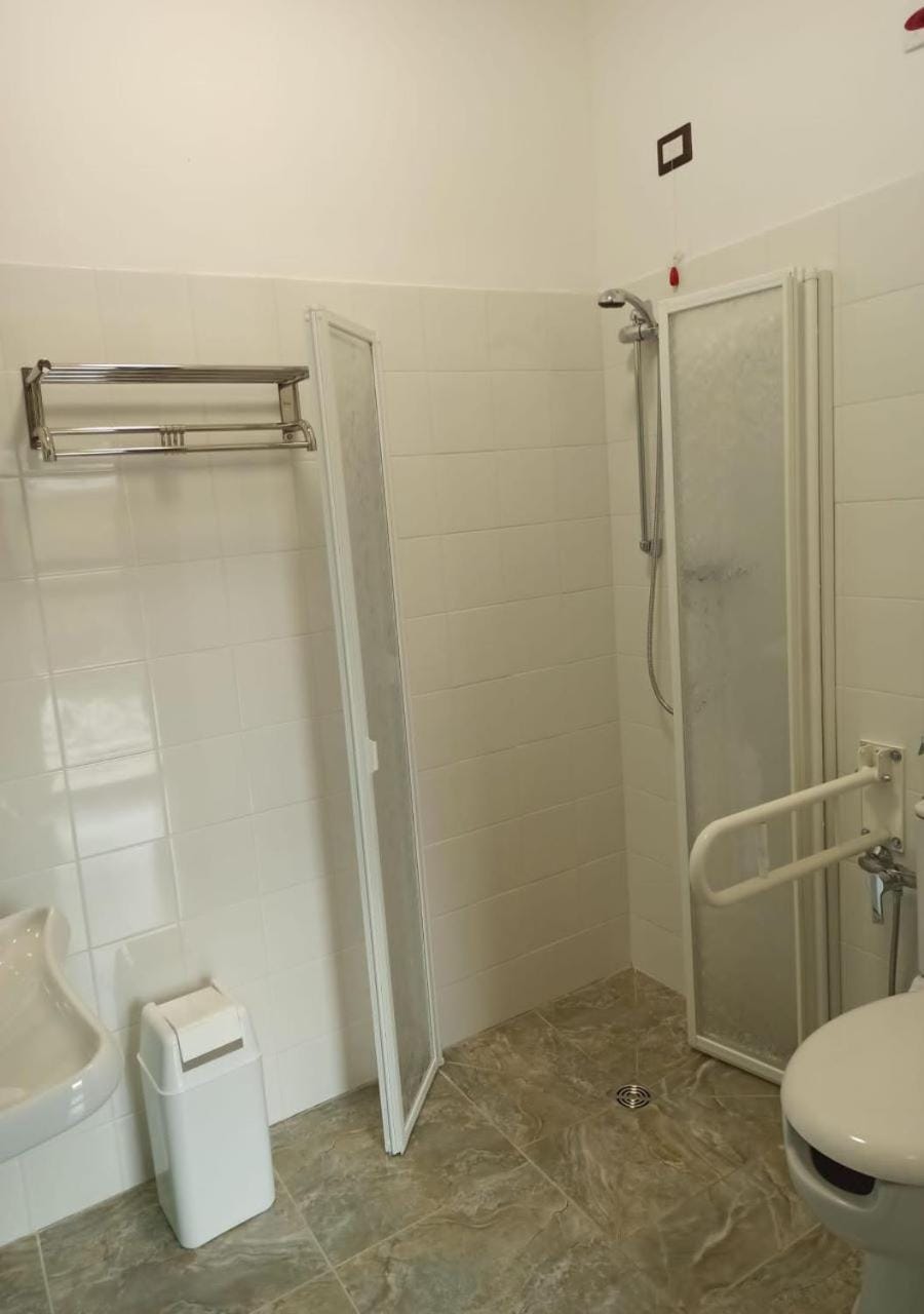 Bathroom, Facility for disabled guests