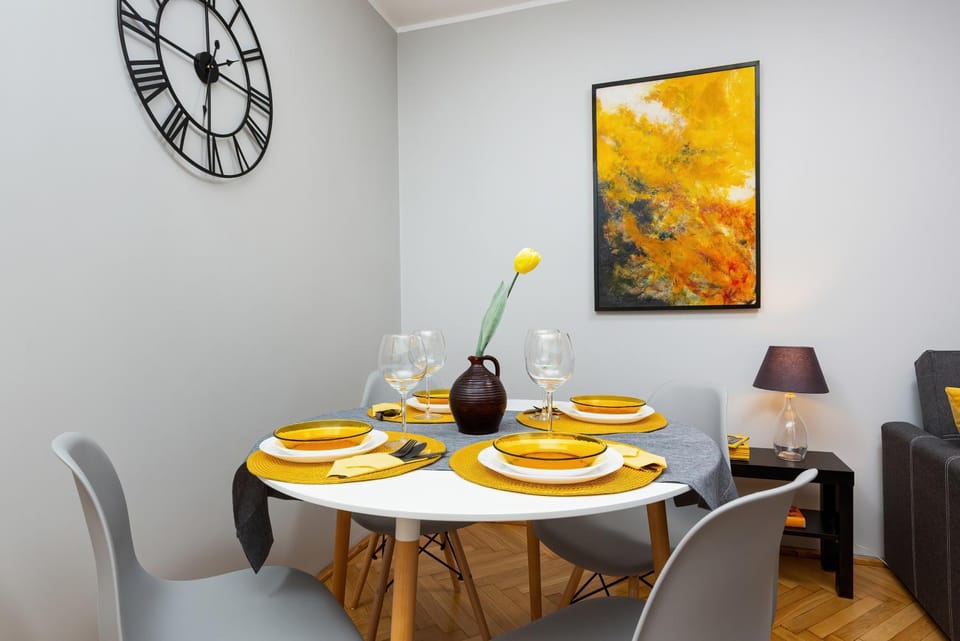 Communal lounge/ TV room, Dining area