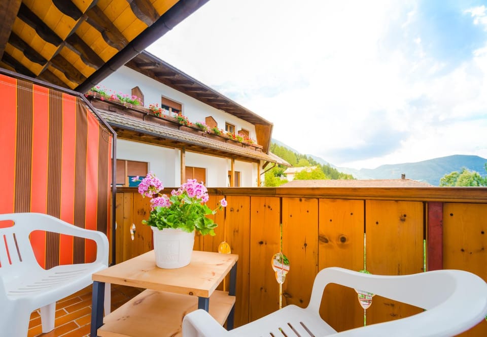 Balcony/Terrace, Inner courtyard view
