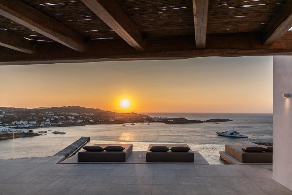 Natural landscape, Sea view, Swimming pool, Sunrise, sunbed