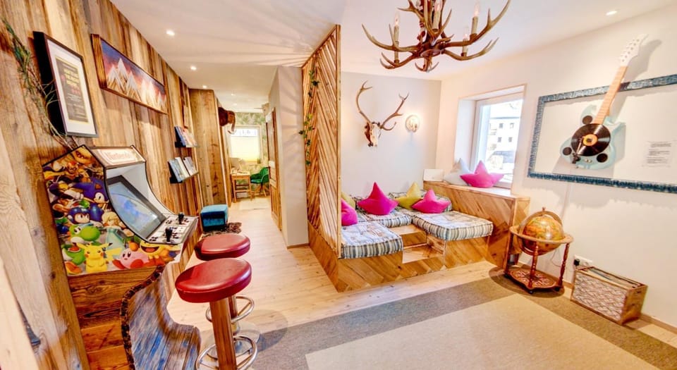 Game Room, Living room, Lobby or reception