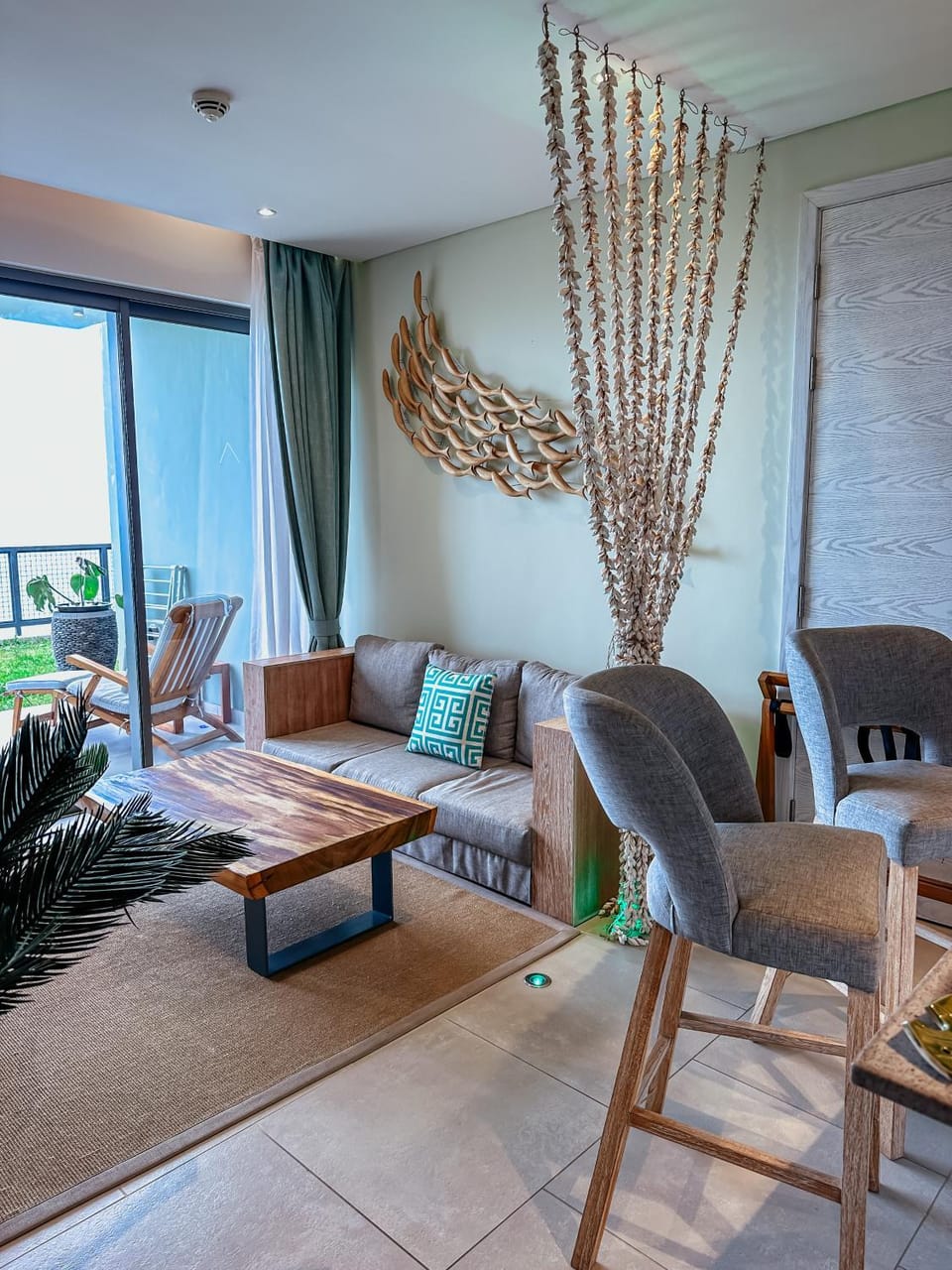 Living room, Seating area