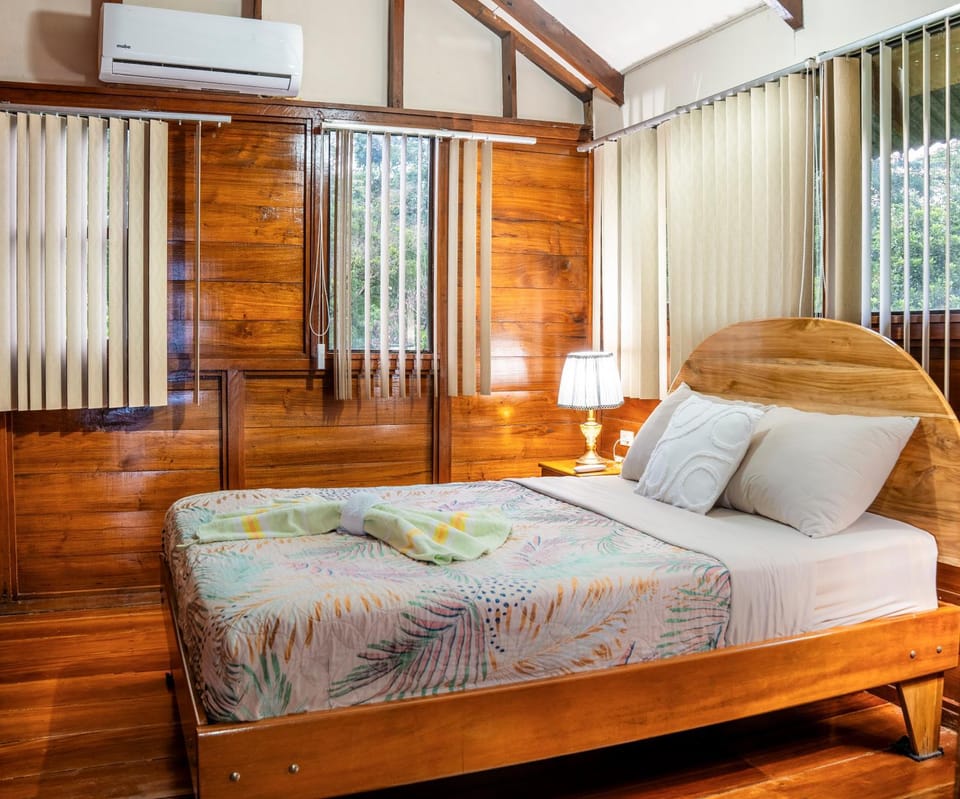 Bed, Day, Bedroom, towels, air conditioner