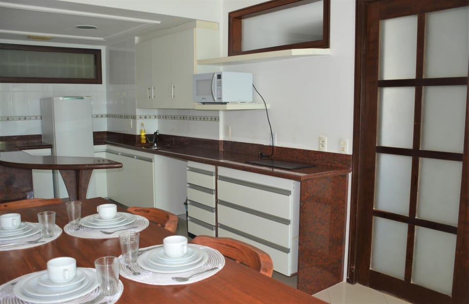 Coffee/tea facilities, Kitchen or kitchenette, Dining area