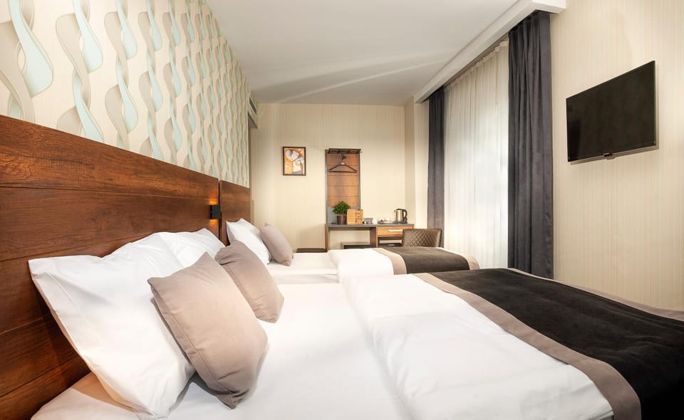 Bed, Photo of the whole room