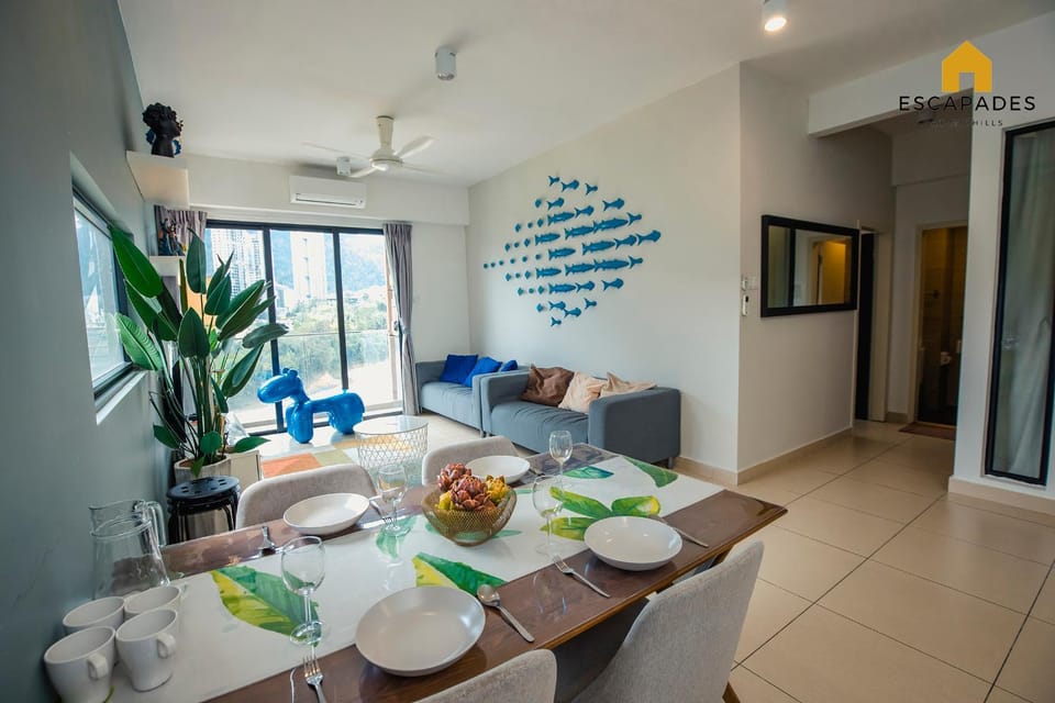Living room, Seating area, Dining area, fireplace, air conditioner