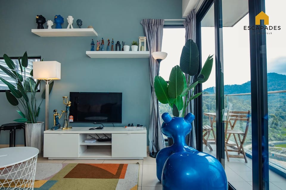 Communal lounge/ TV room, Natural landscape, TV and multimedia, View (from property/room), Balcony/Terrace, Evening entertainment, Mountain view