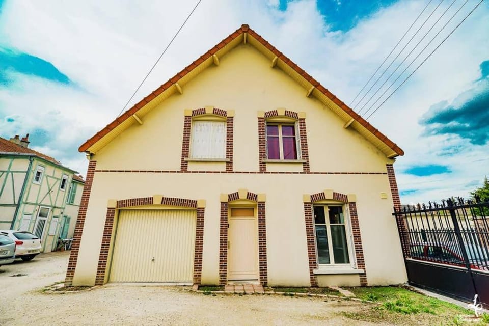 DUPLEX CENTRE VILLE 6 personnes (WIFI/PARKING) Apartment in Troyes