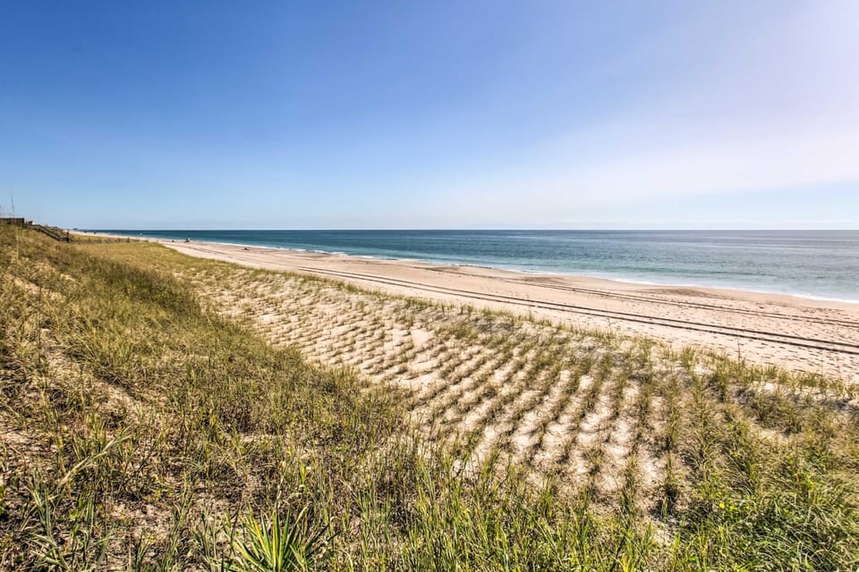 Walk to Indian Beach: Condo w/ Ocean-View Balcony House in Indian Beach