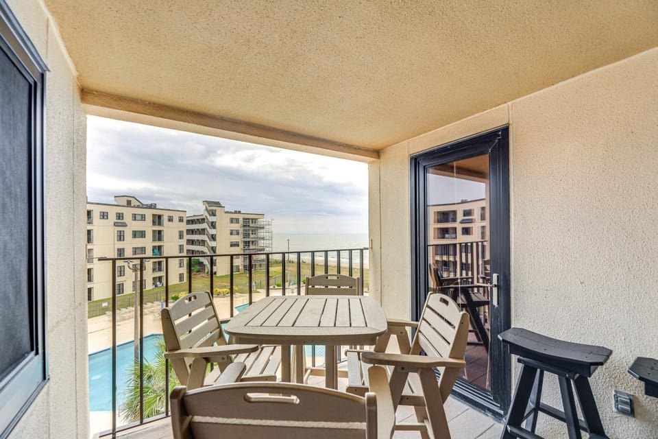 Walk to Indian Beach: Condo w/ Ocean-View Balcony House in Indian Beach