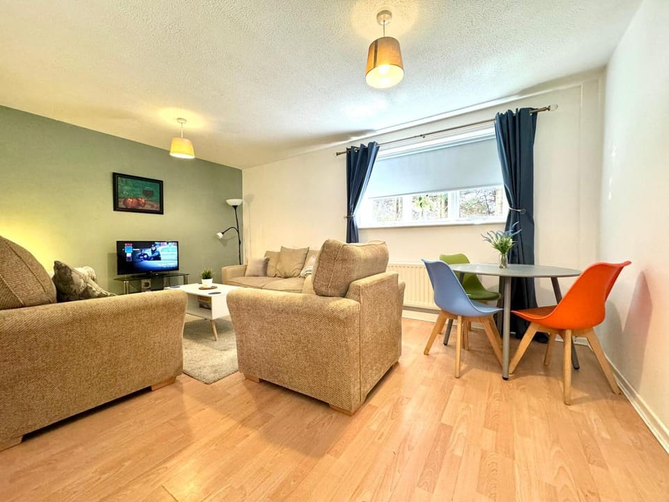 Communal lounge/ TV room, TV and multimedia, Living room, Seating area