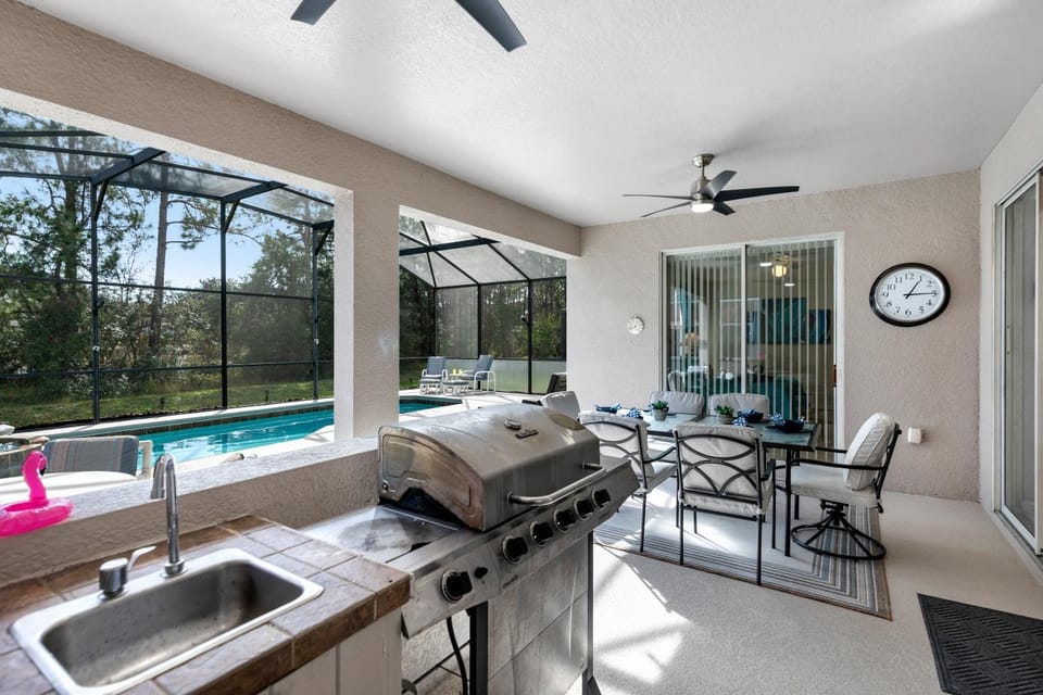 Gorgeous Davenport 5 Bed Villa with Pool Hot Tub Villa in Loughman