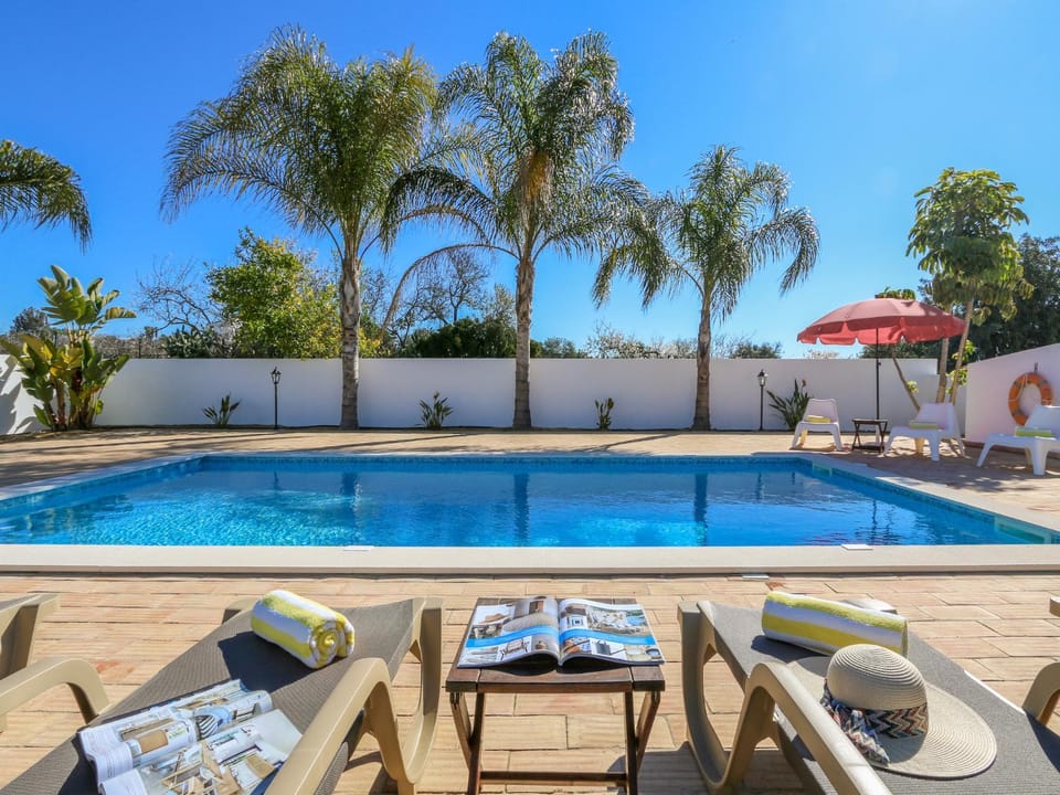 Balcony/Terrace, Swimming pool, sunbed