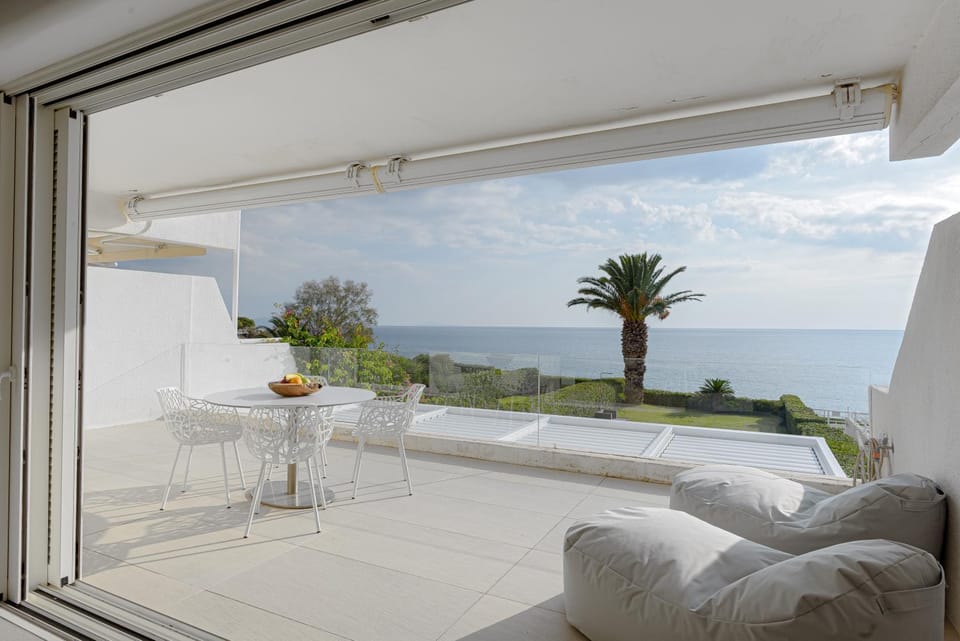 Balcony/Terrace, Seating area, Pool view, Sea view, Inner courtyard view