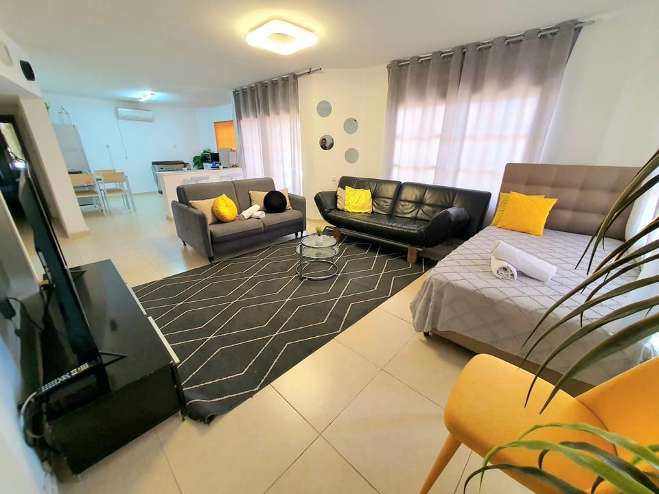Barak Royal suites 20 Garden jacuzzi - ג'קוזי בחצר Apartment in Eilat