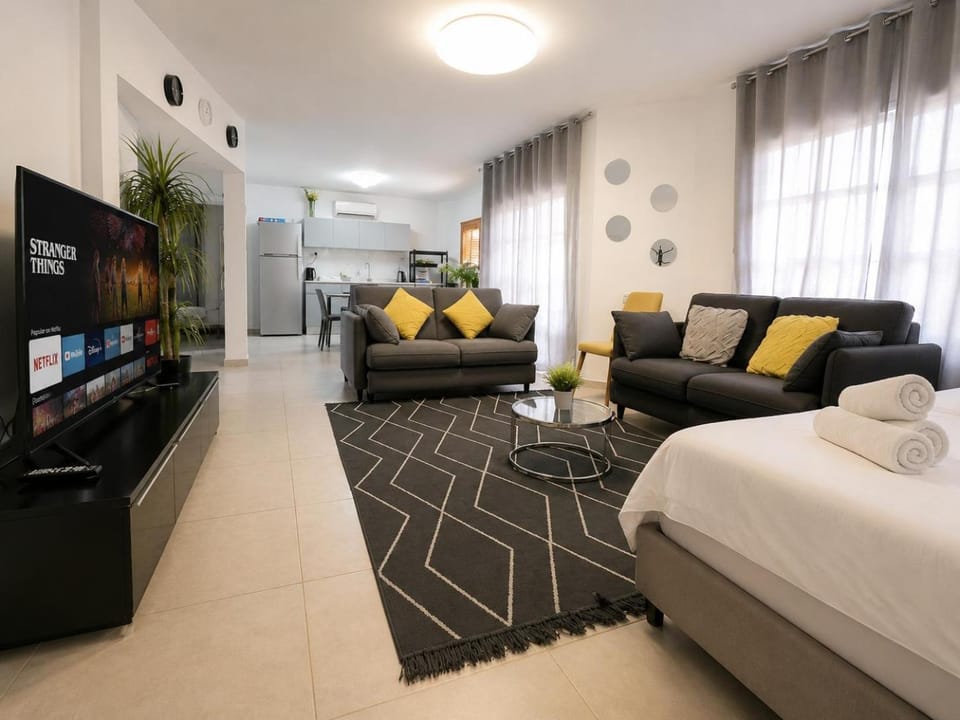 Barak Royal suites 20 Garden jacuzzi - ג'קוזי בחצר Apartment in Eilat