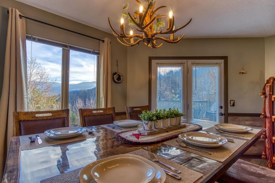 Dining area, Mountain view