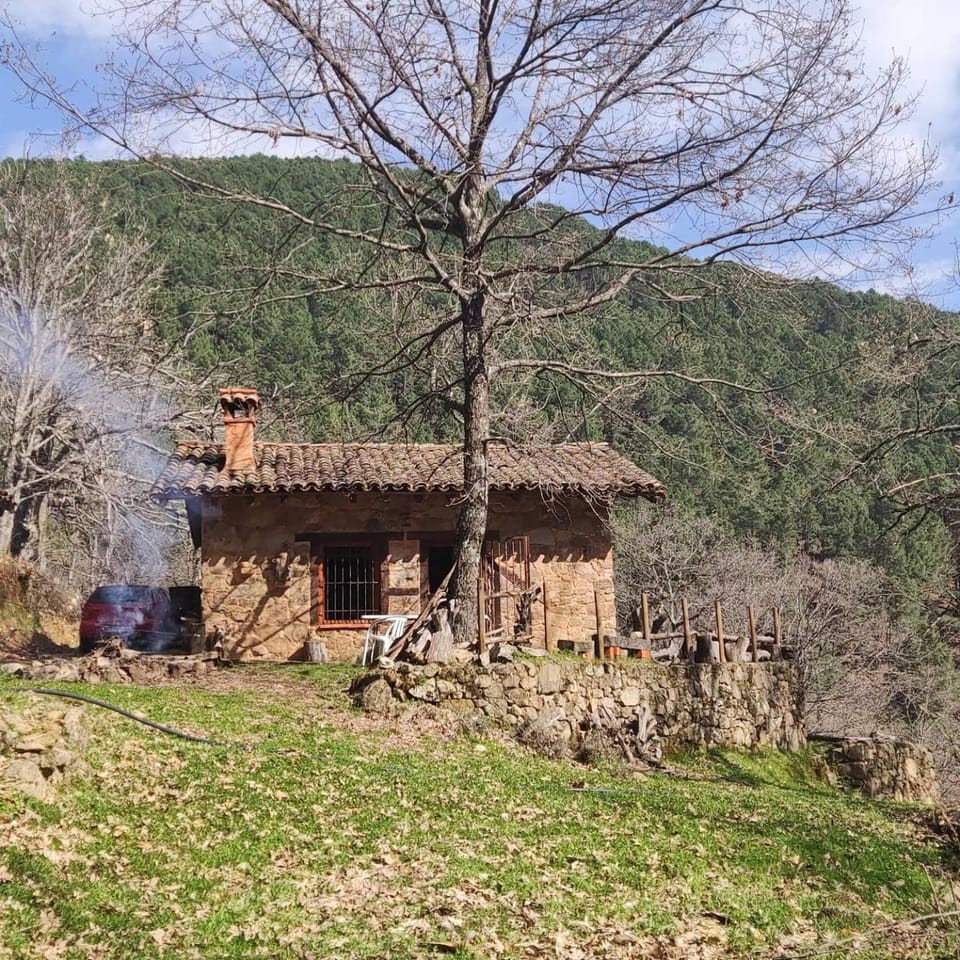 Cabaña Castañarejo Country House in Extremadura, Spain