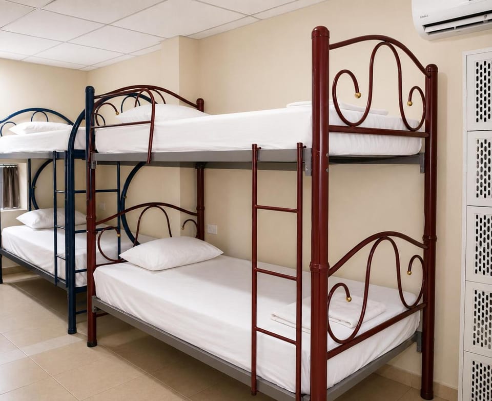 Bedroom, bunk bed