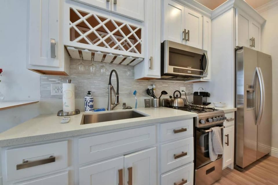 1000#4 Modern Beach Home, Steps from Sand w/AC! Apartment in Balboa Peninsula