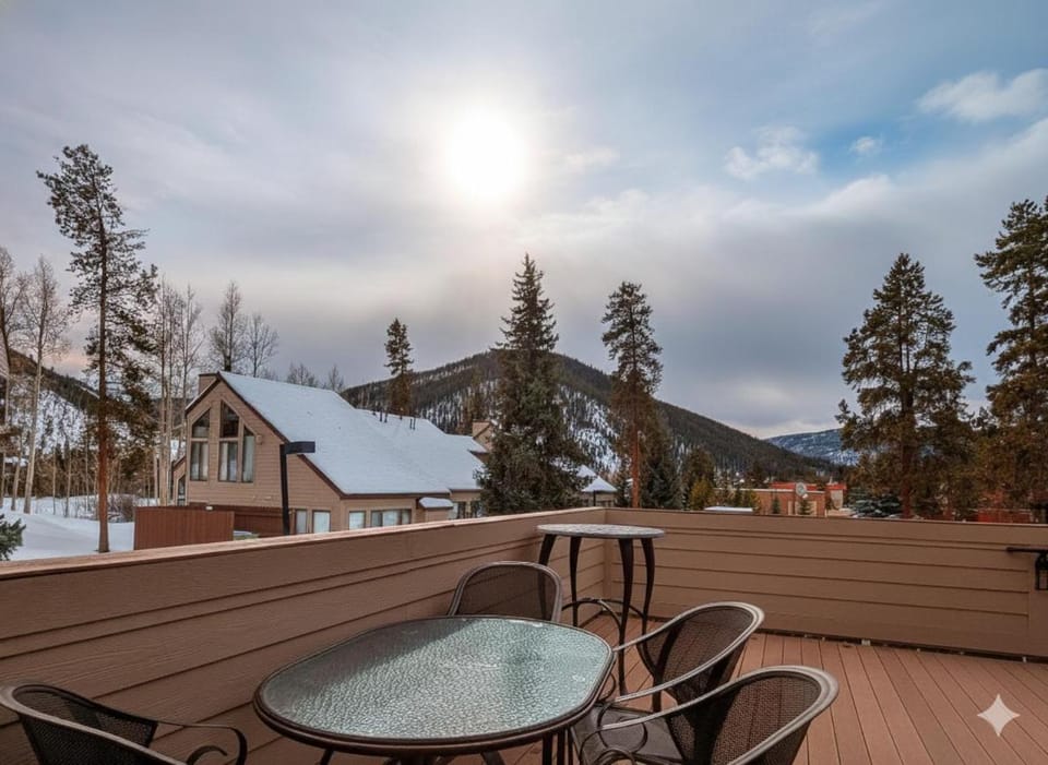 Quicksilver 1639 by SummitCove Lodging in Colorado House in Keystone