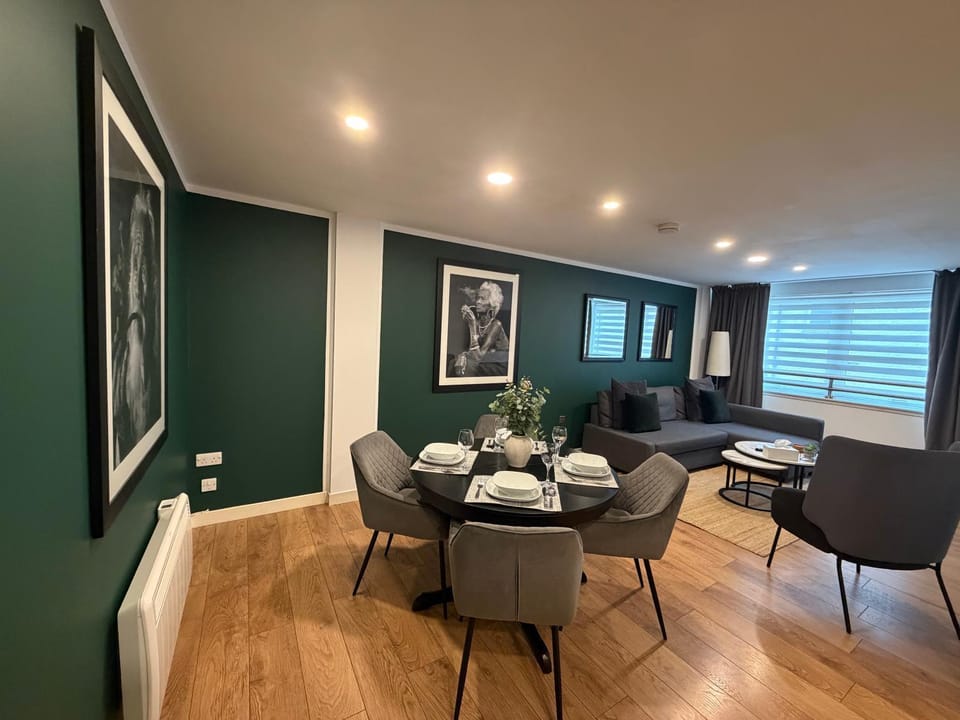 Living room, Dining area