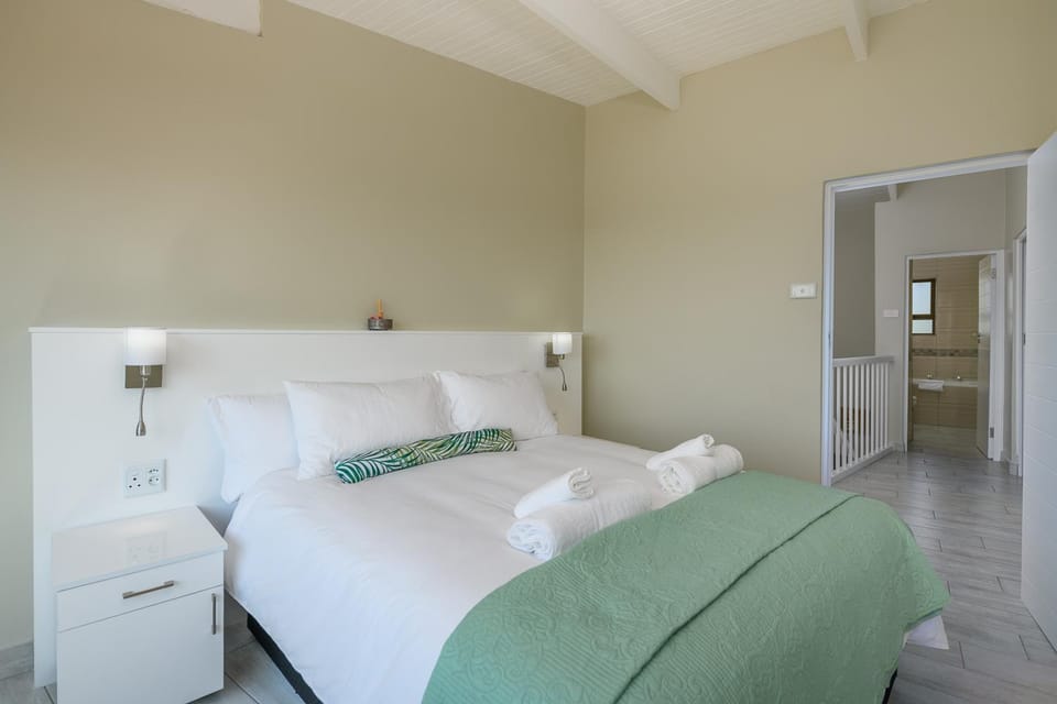 Bedroom, air conditioner