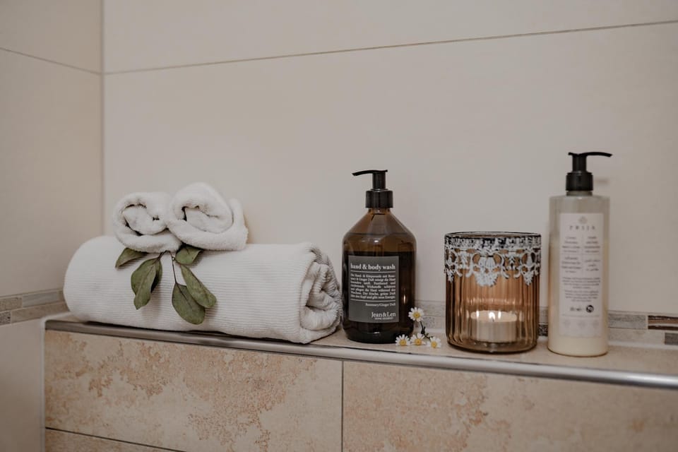 Bathroom, towels