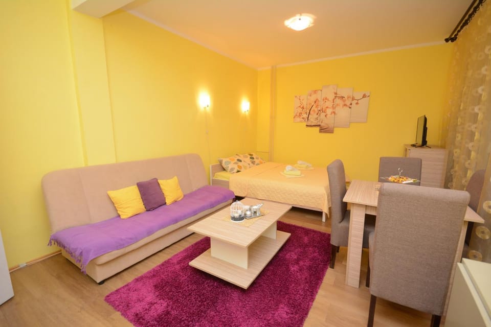 Living room, Photo of the whole room, Seating area