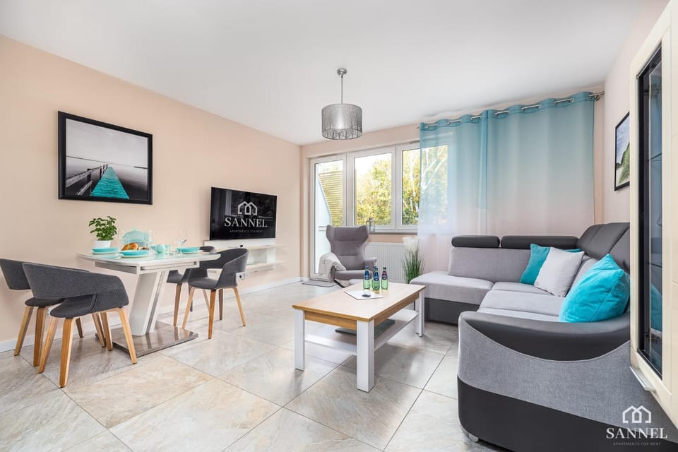 Balcony/Terrace, Living room, Decorative detail, Dining area, On site, Garden view