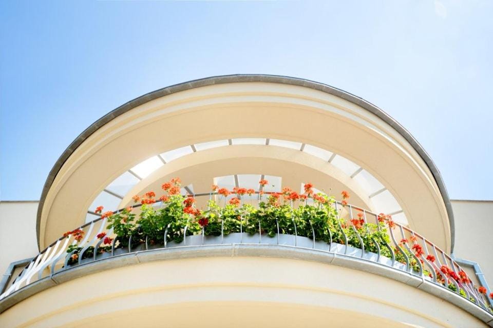 Property building, Balcony/Terrace