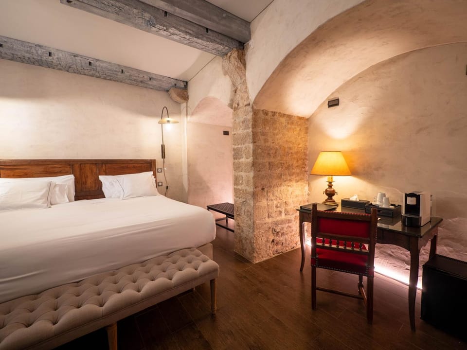 Bed, Seating area, Bedroom