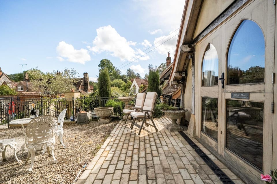 Bramble Bank 'CartShed'-1 Bed Cottage-Sleeps 2 House in Wycombe District