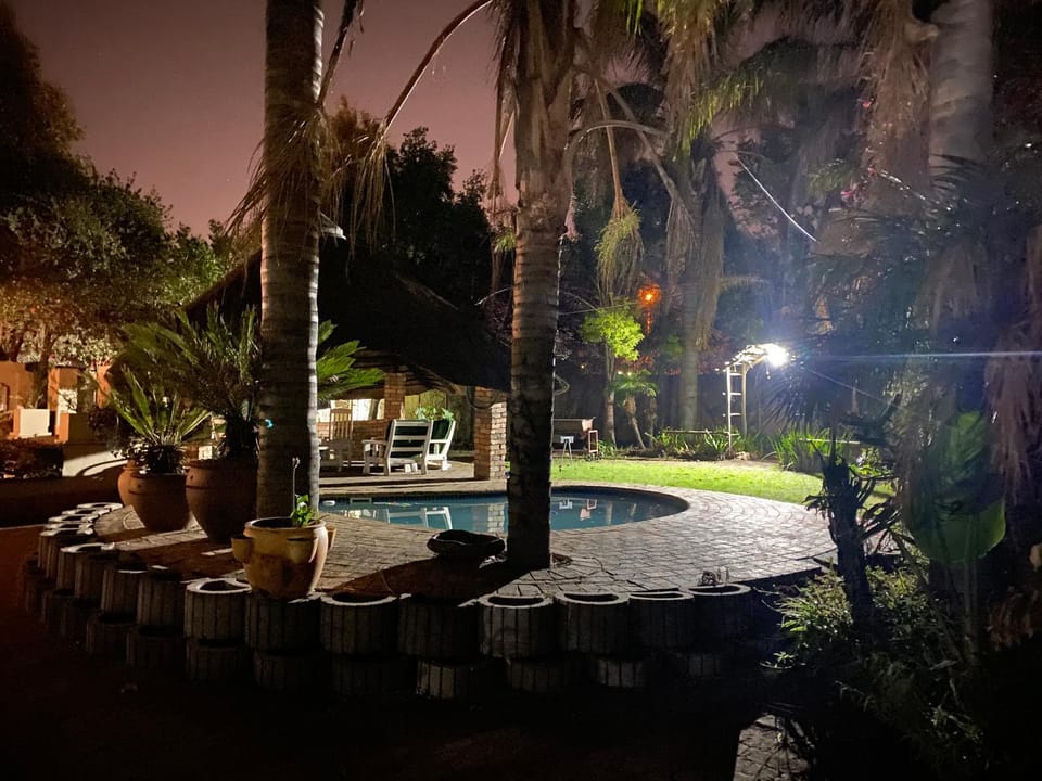 Garden, Swimming pool