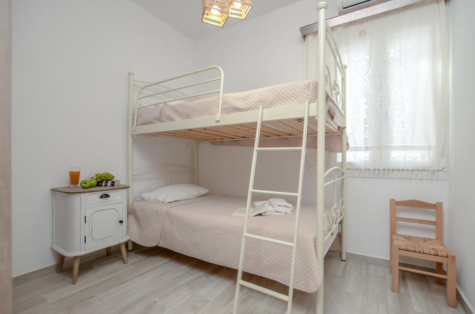 bunk bed