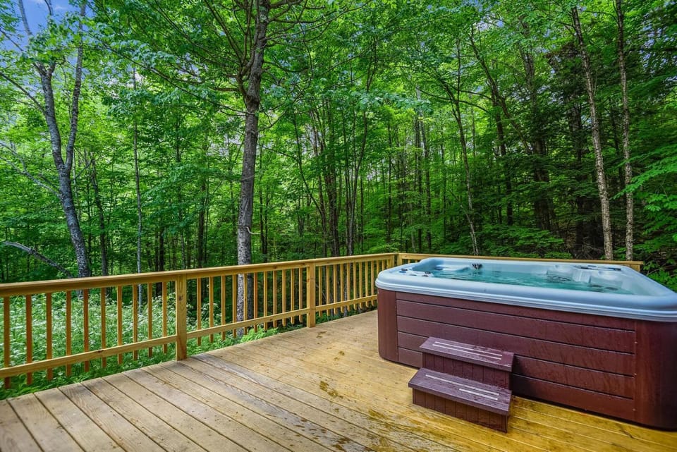 Northeast Passage Chalet House in Killington