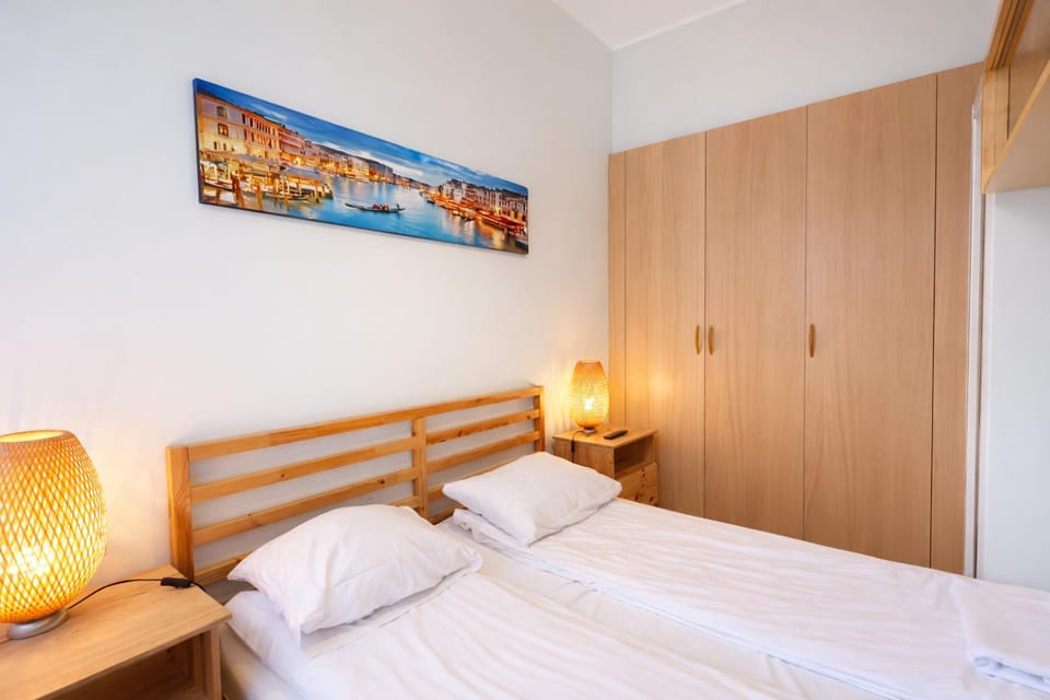 Bed, Photo of the whole room, Bedroom, wardrobe