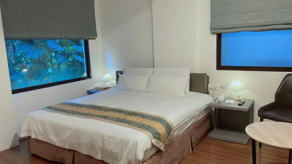 Bed, Photo of the whole room